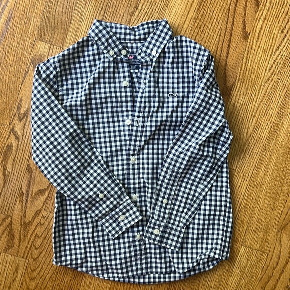Vineyard Vines Boys size 6 button down. Perfect condition. - Picture 1 of 2